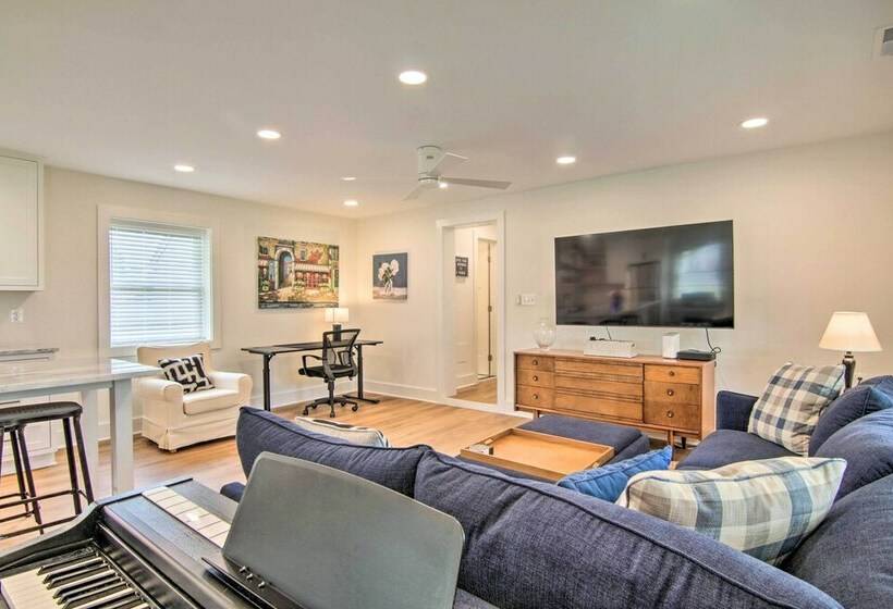 Renovated Cambridge Retreat W/ Patio & Grill!