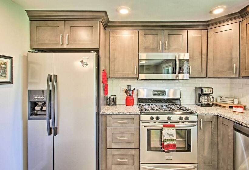 Renovated Home W/direct Access To Snowmobile Trail