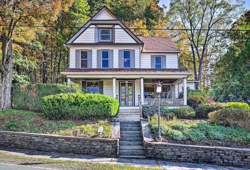 Restored Victorian Home   Walk To Downtown Hawley!