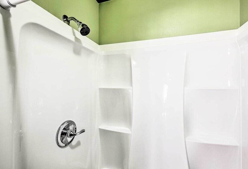 Retro Rhinelander Lake Retreat W/ Fire Pit!