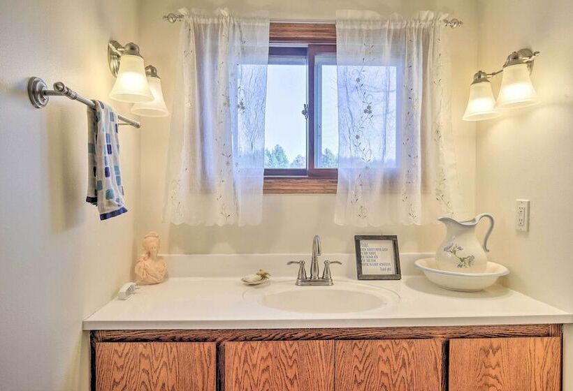 Retro Rhinelander Lake Retreat W/ Fire Pit!