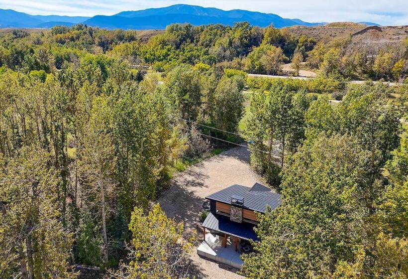 Rock Creek Retreat: Creekside Cabin Near Red Lodge