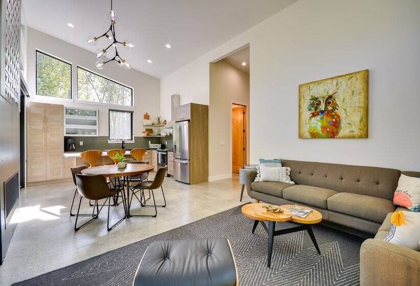 Rock Creek Retreat: Creekside Cabin Near Red Lodge