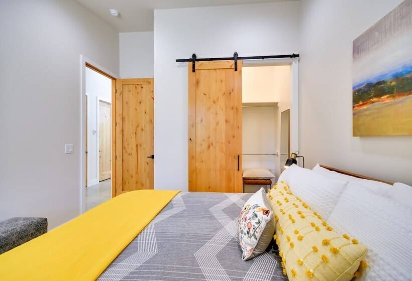 Rock Creek Retreat: Creekside Cabin Near Red Lodge