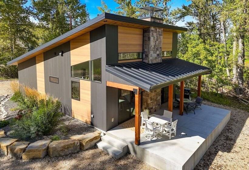 Rock Creek Retreat: Creekside Cabin Near Red Lodge