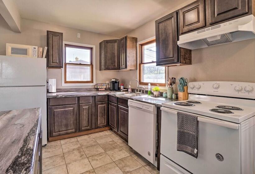 Rockaway Beach House W/ Fire Pit & River View!