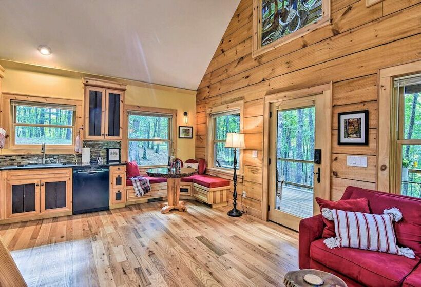Romantic Asheville Area Cabin W/ Deck & Hot Tub!