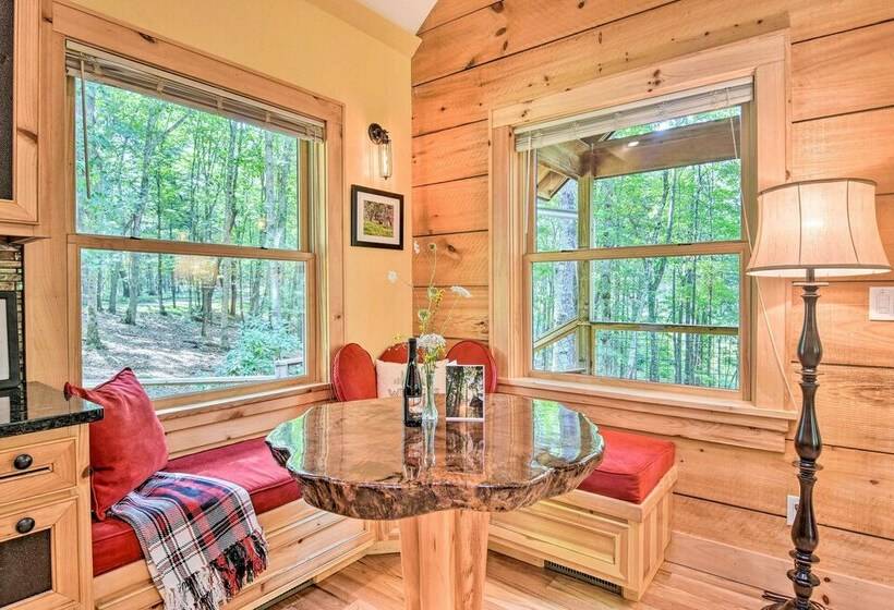 Romantic Asheville Area Cabin W/ Deck & Hot Tub!