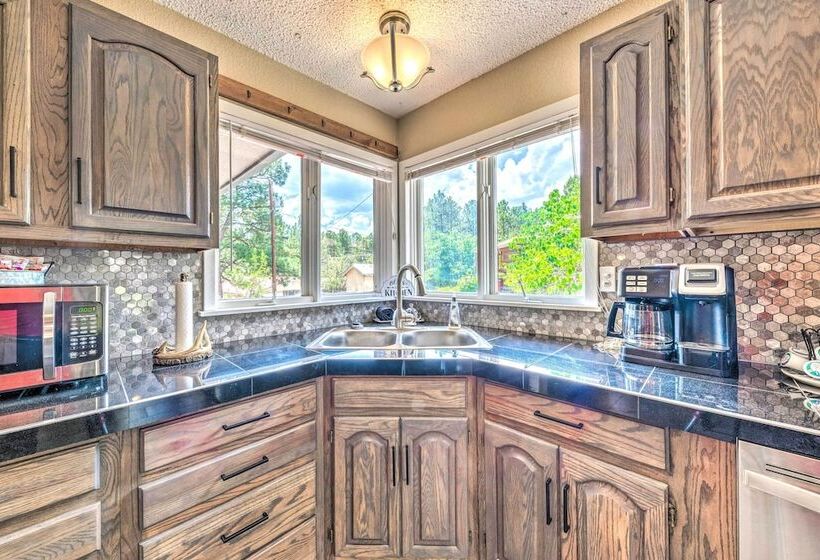 Ruidoso Home W/ Patio, Walk To Restaurants!