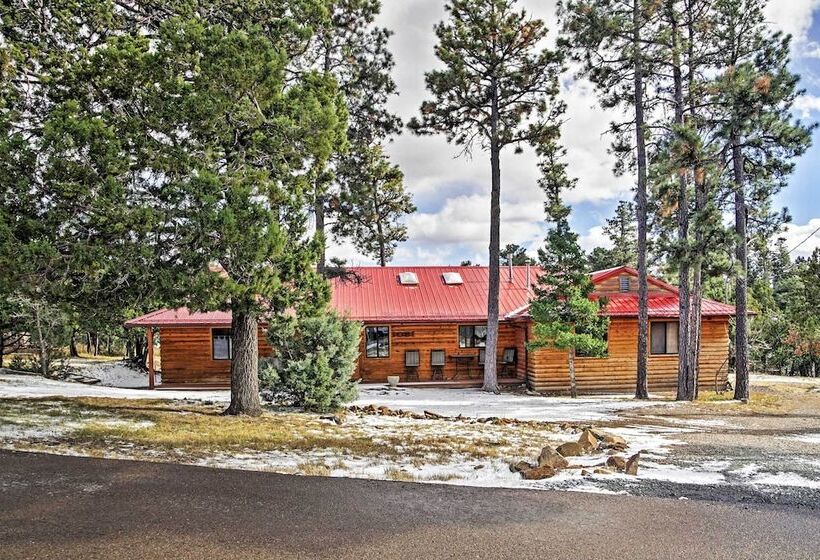 Rustic Alto Cabin W/ Hot Tub, Deck & Fireplace!
