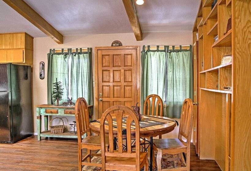 Rustic Alto Cabin W/ Hot Tub, Deck & Fireplace!