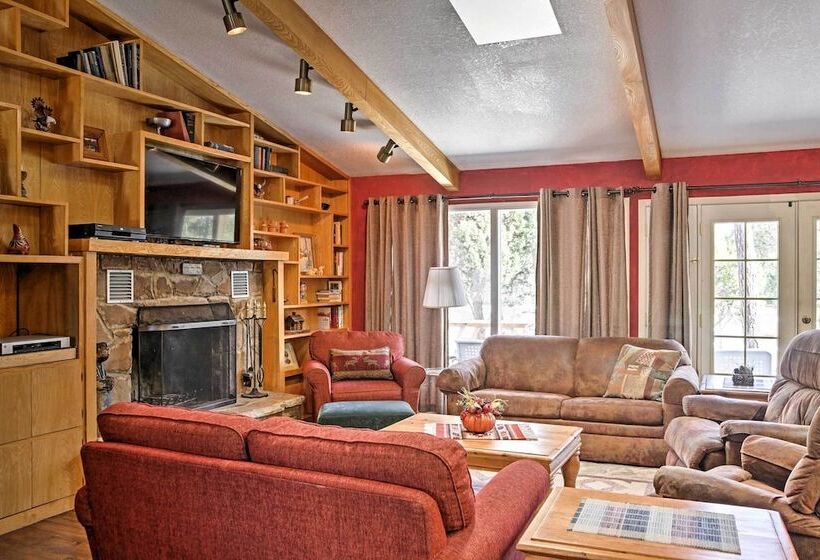 Rustic Alto Cabin W/ Hot Tub, Deck & Fireplace!