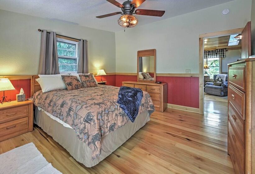 20 Acre Cabin W/ Pond: 6 Mi To River Arts District