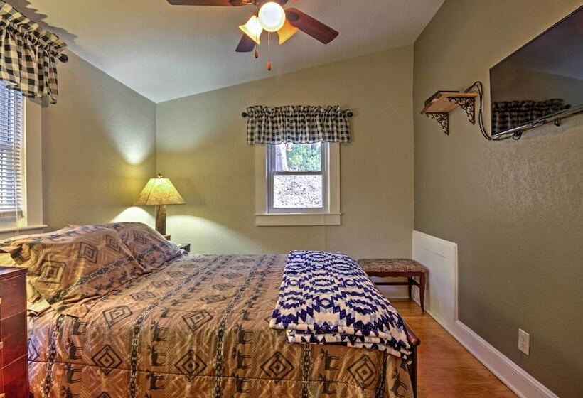 20 Acre Cabin W/ Pond: 6 Mi To River Arts District