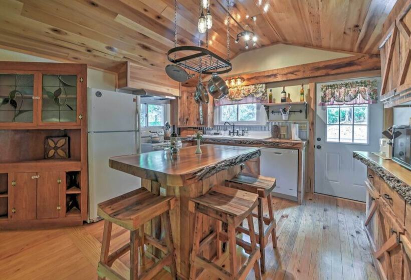 20 Acre Cabin W/ Pond: 6 Mi To River Arts District