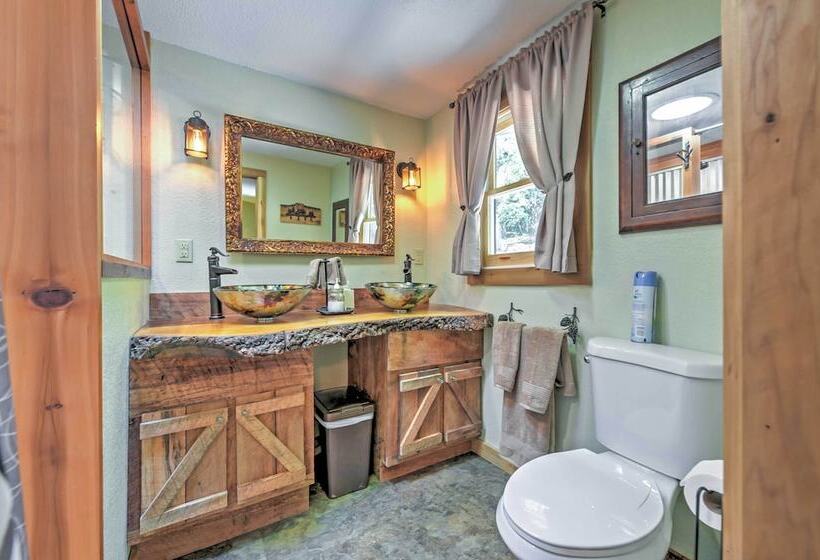 20 Acre Cabin W/ Pond: 6 Mi To River Arts District