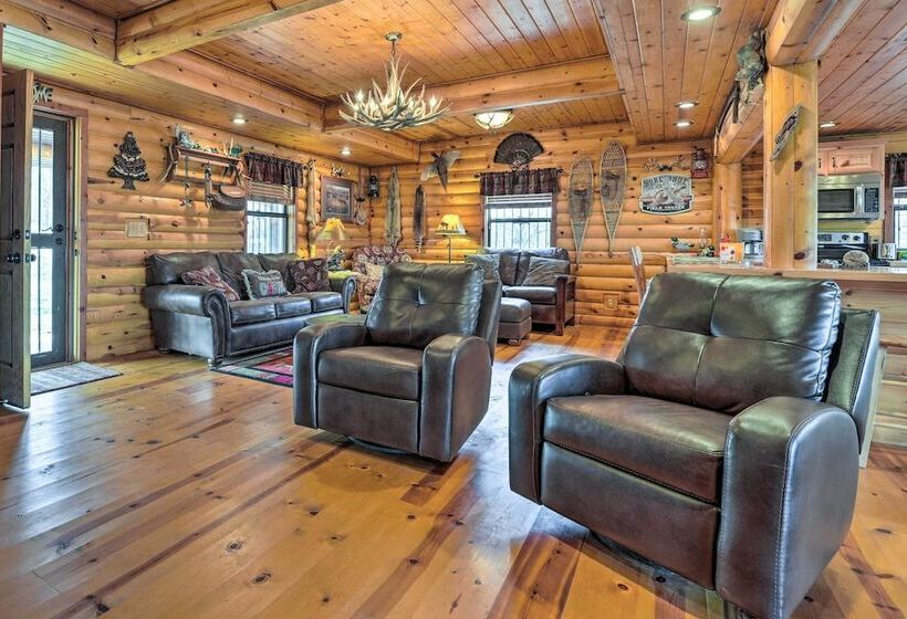 Rustic Cabin In Roaring River State Park!