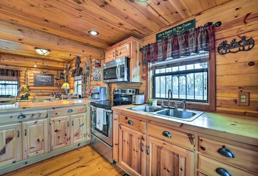 Rustic Cabin In Roaring River State Park!