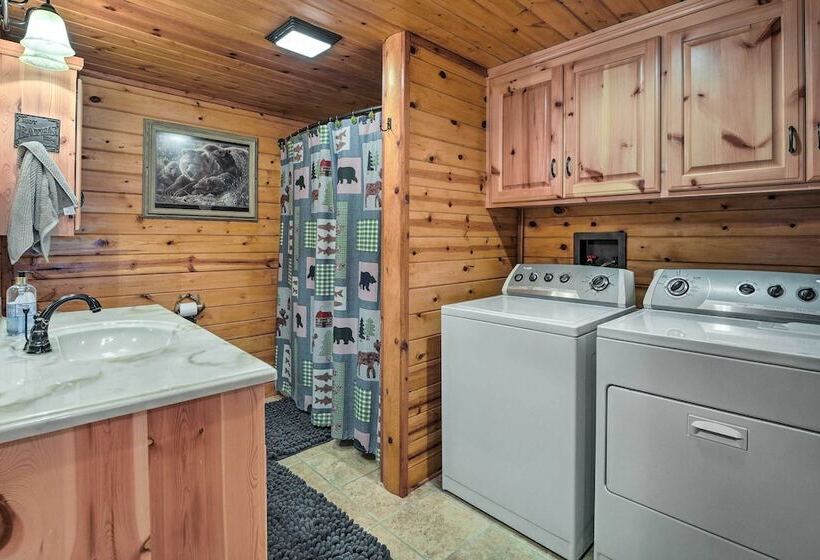 Rustic Cabin In Roaring River State Park!