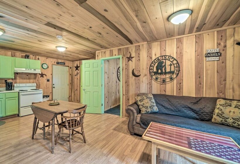 Rustic Cabin On Farm ~ 4 Mi To Kentucky Lake!