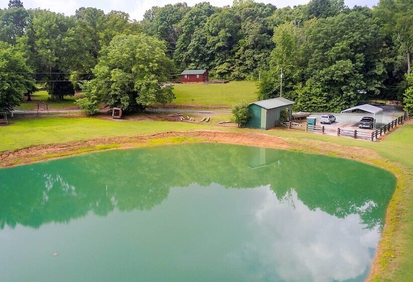 Rustic Cabin On Farm ~ 4 Mi To Kentucky Lake!