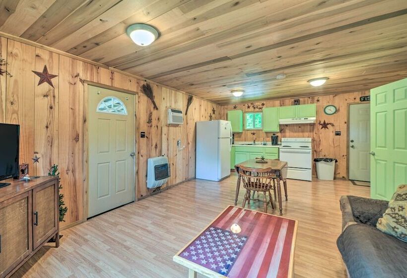 Rustic Cabin On Farm ~ 4 Mi To Kentucky Lake!