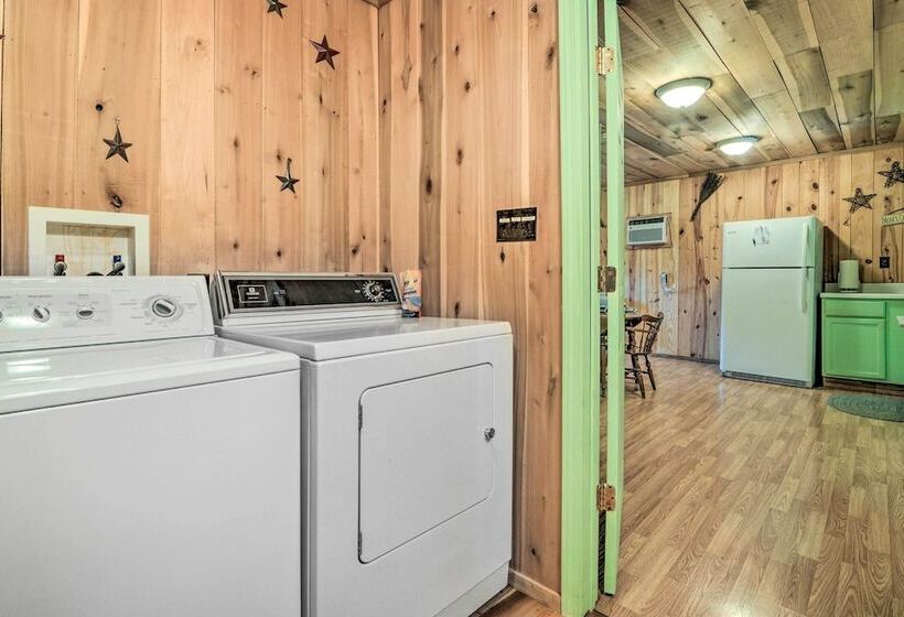 Rustic Cabin On Farm ~ 4 Mi To Kentucky Lake!