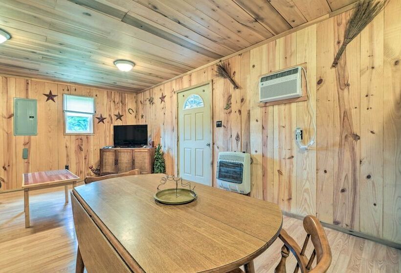 Rustic Cabin On Farm ~ 4 Mi To Kentucky Lake!