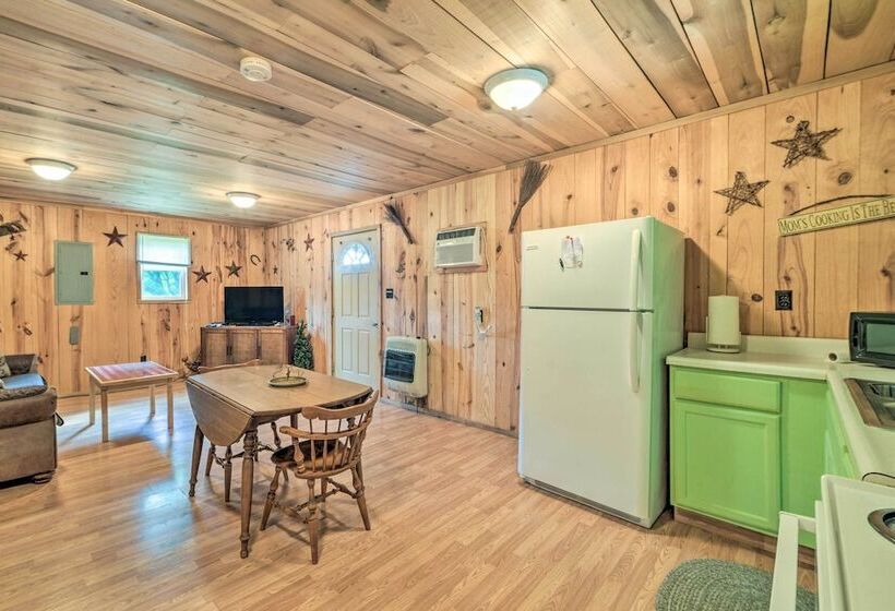 Rustic Cabin On Farm ~ 4 Mi To Kentucky Lake!