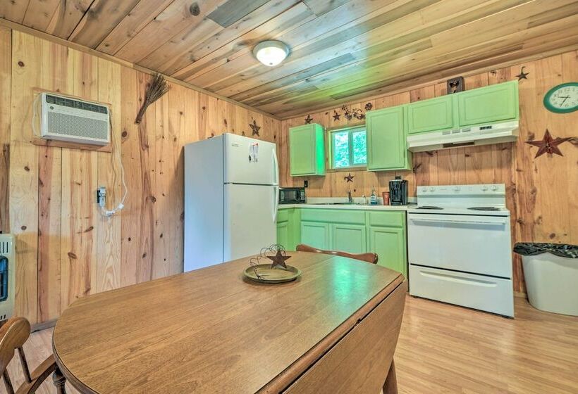 Rustic Cabin On Farm ~ 4 Mi To Kentucky Lake!