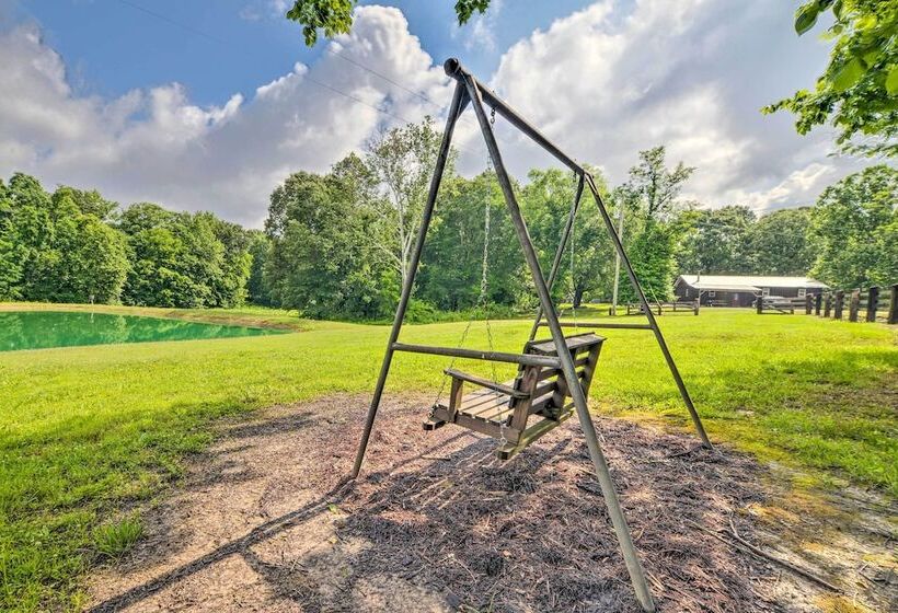 Rustic Cabin On Farm ~ 4 Mi To Kentucky Lake!