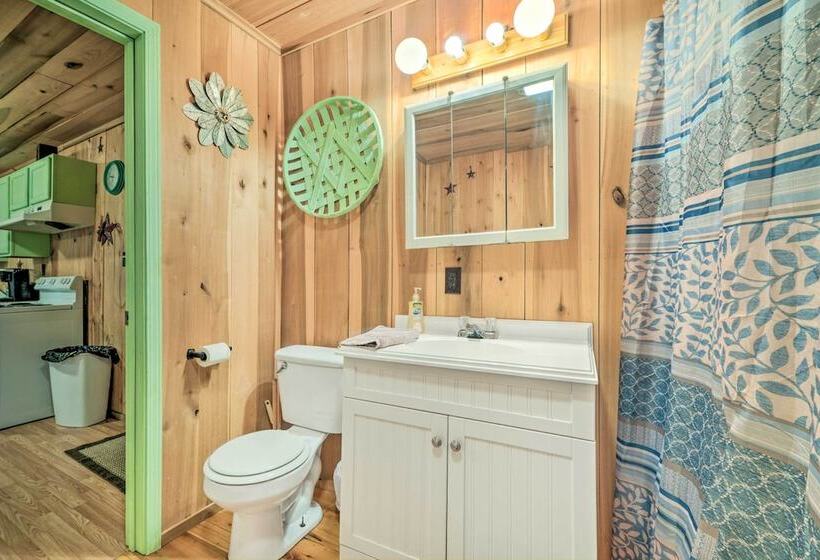 Rustic Cabin On Farm ~ 4 Mi To Kentucky Lake!