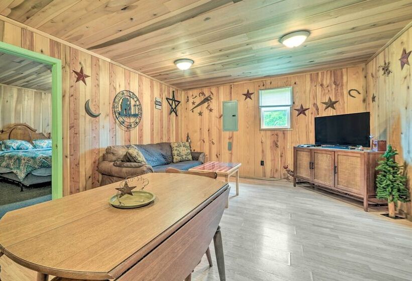 Rustic Cabin On Farm ~ 4 Mi To Kentucky Lake!