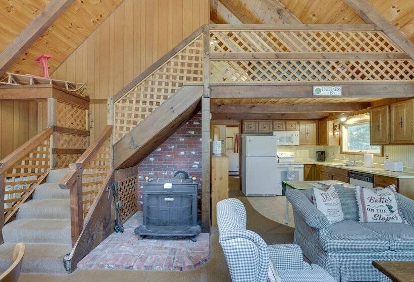 Rustic, Cozy Cabin W/ Easy Ski And Beach Access!