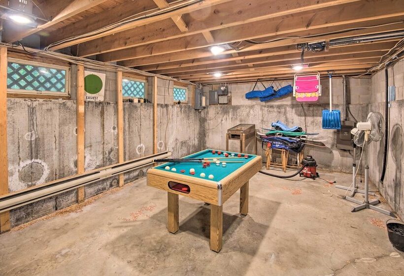 Rustic, Cozy Cabin W/ Easy Ski And Beach Access!