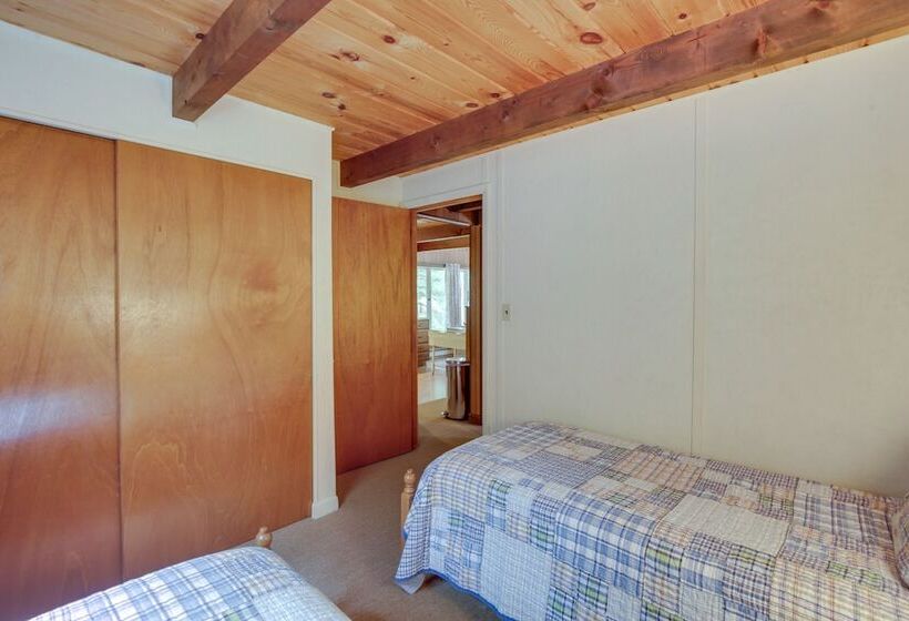 Rustic, Cozy Cabin W/ Easy Ski And Beach Access!