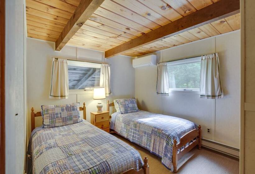 Rustic, Cozy Cabin W/ Easy Ski And Beach Access!