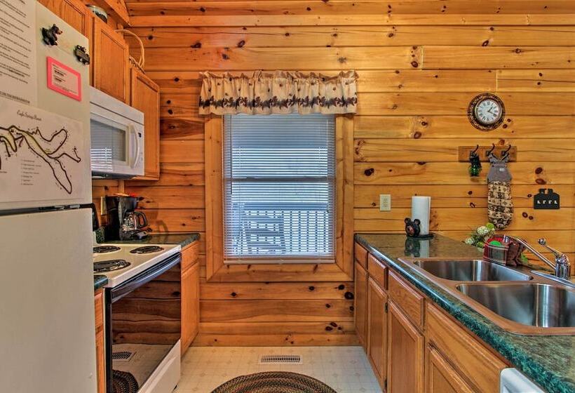 Rustic Sevierville Cabin W/ Covered Porch!