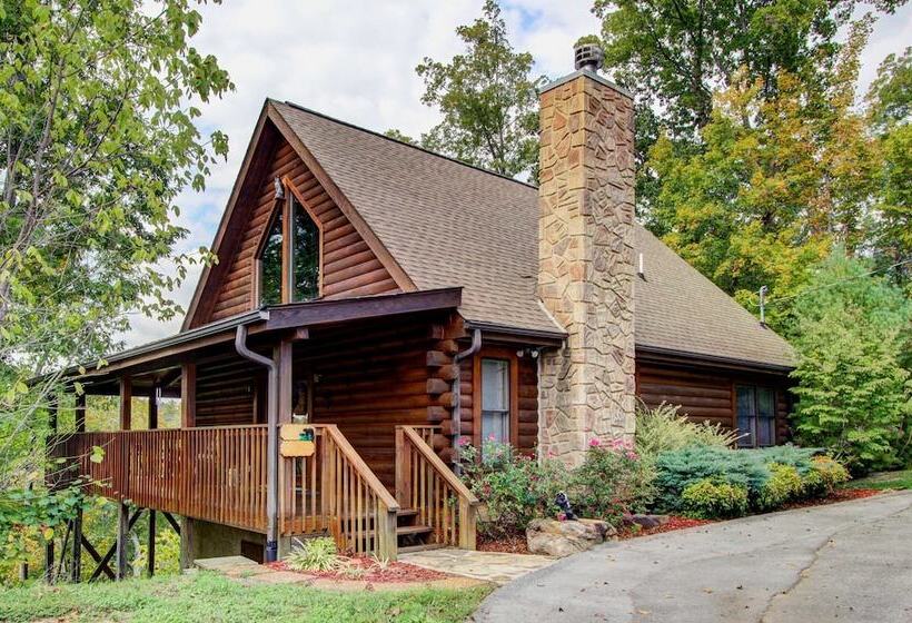 Rustic Sevierville Cabin W/ Covered Porch!