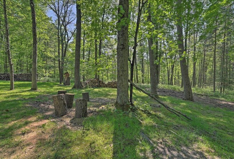 Rustic Wooded Retreat W/ Fire Pit, Near Trails!