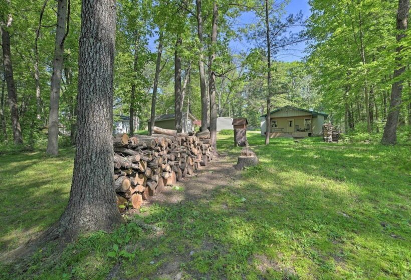 Rustic Wooded Retreat W/ Fire Pit, Near Trails!
