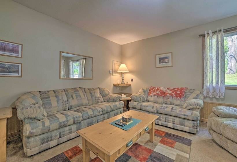 Rustic Wooded Retreat W/ Fire Pit, Near Trails!