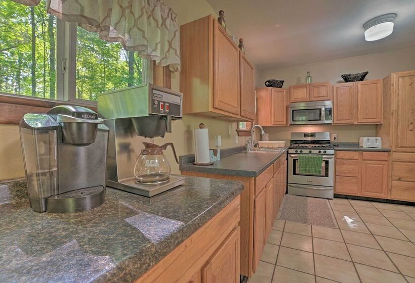 Rustic Wooded Retreat W/ Fire Pit, Near Trails!