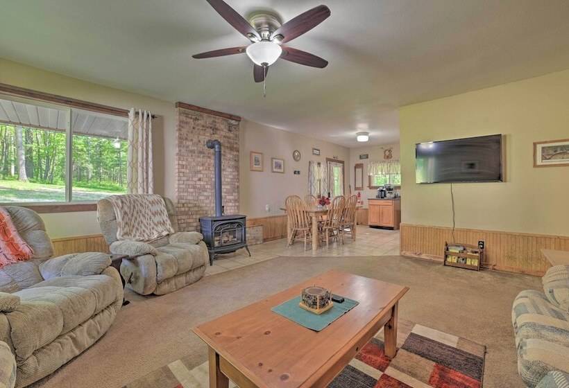 Rustic Wooded Retreat W/ Fire Pit, Near Trails!