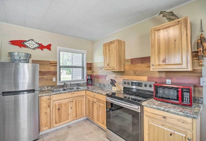 Arkansas Fishing Getaway: Near Norfork River!