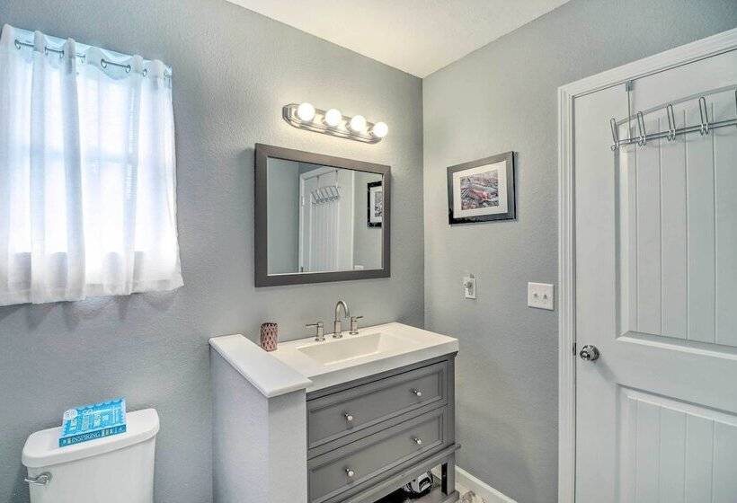 Arkansas Fishing Getaway: Near Norfork River!