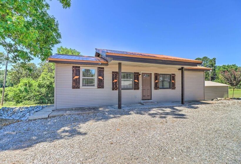 Arkansas Fishing Getaway: Near Norfork River!