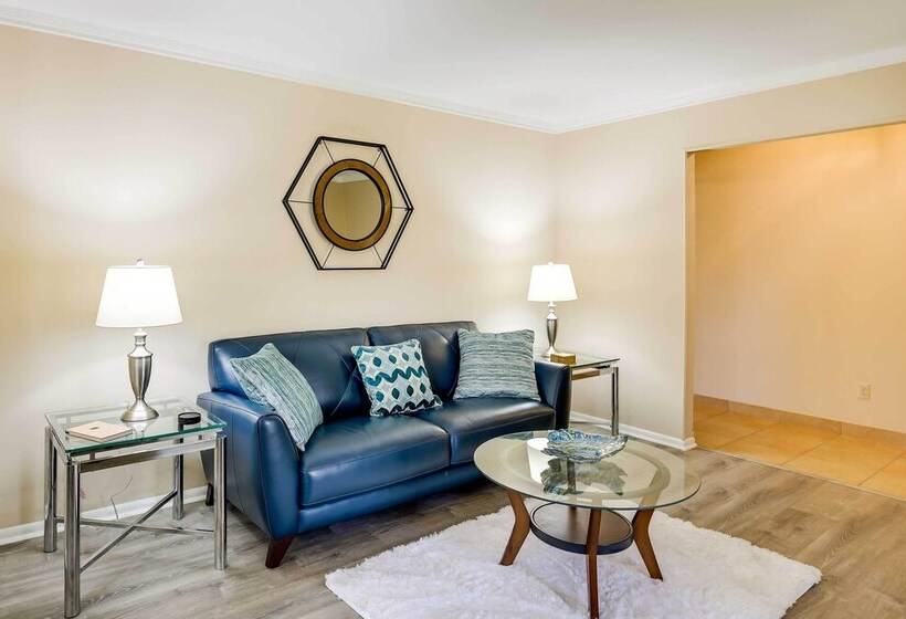 San Antonio Home: Near Nature, Parks & Trails