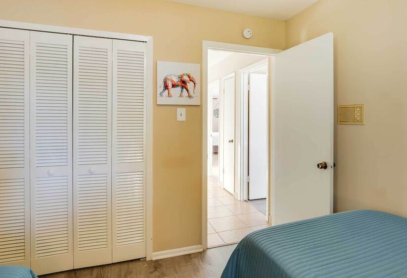 San Antonio Home: Near Nature, Parks & Trails