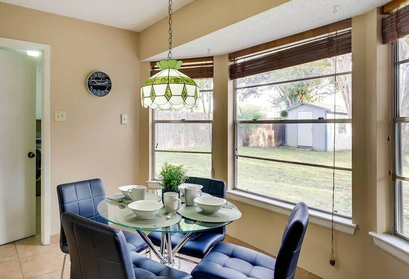 San Antonio Home: Near Nature, Parks & Trails